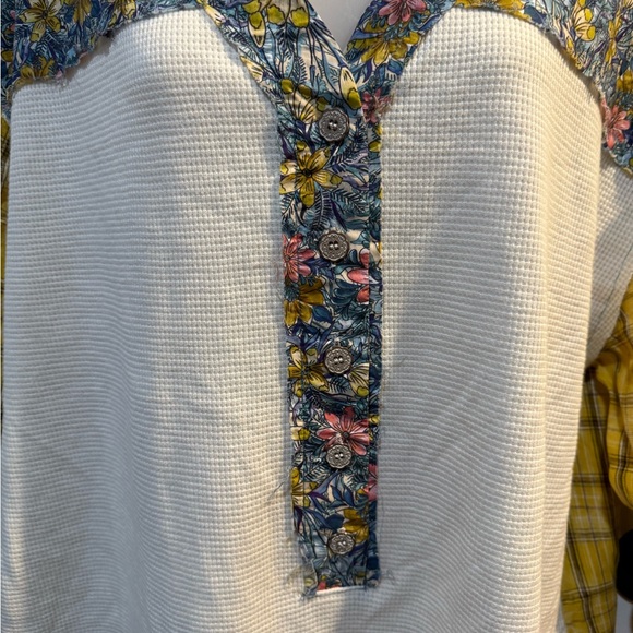 POL Floral Patchwork Blouse in Yellow and Blue-#1089 - Picture 2 of 9